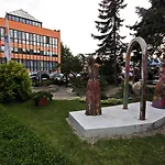 Seapark Wellness & Ξενοδοχείο 3*