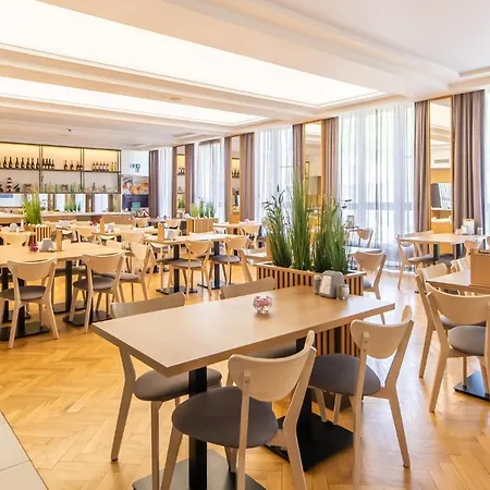 Seapark Wellness & 3*